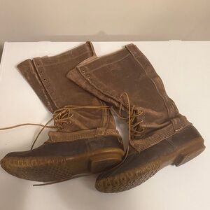 Brown Lace-Up Boots